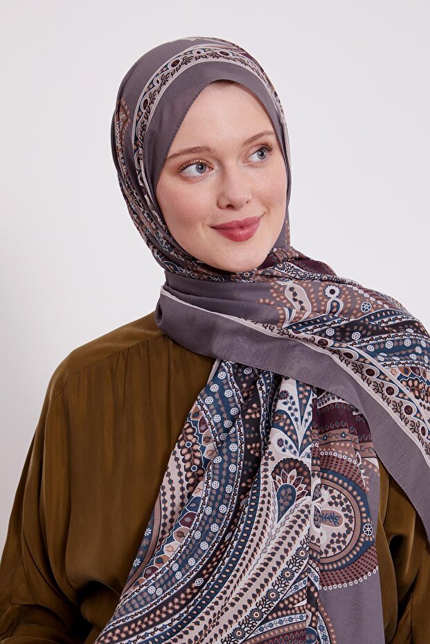 شال رياضي بنمط عرقي