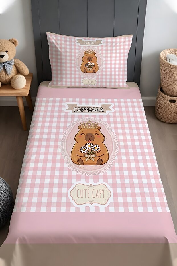 Daisy Capybara Patterned Bedspread and Pillowcase
