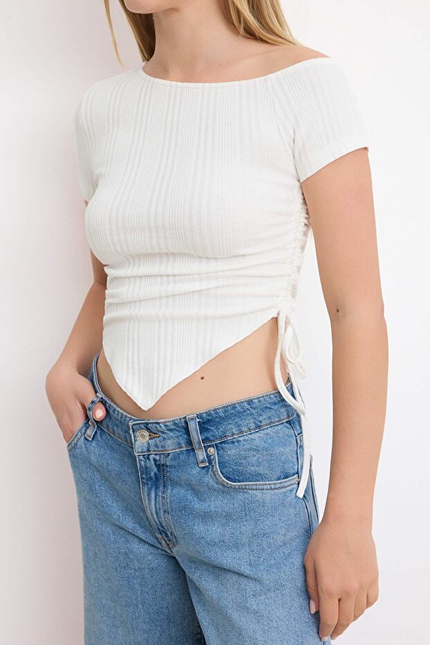 Ekru Fitted/Vücuda Oturan Asimetrik Yaka Kısa Kollu Fitilli Esnek Örme Bluz TWOSS26BZ00616 - 3