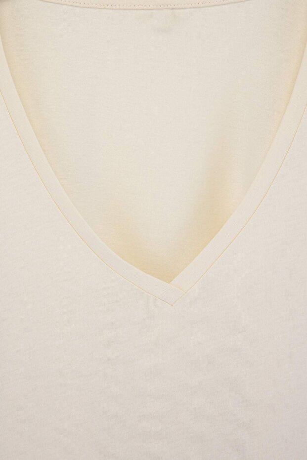 Kahverengi-Bej 2'li Paket Regular Fit Crop/Kısa Boy V Yaka Basic Büyük Beden T-shirt TBBSS26BF00028 - 9