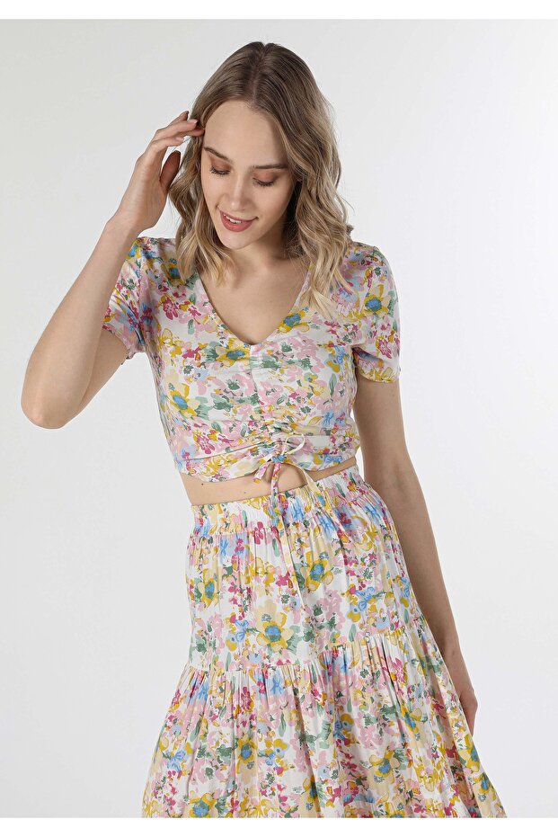 Slim Fit V-Neck Floral Women's Multicolor Short Sleeve Shirt