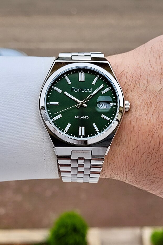 40 mm Men's Wristwatch with Green Dial and Metallic Color Strap, 2 Years Warranty