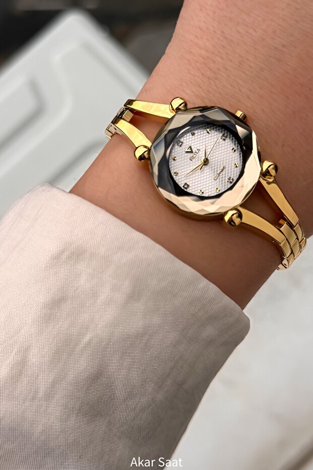 F24003L Women's Wristwatch with Steel Strap