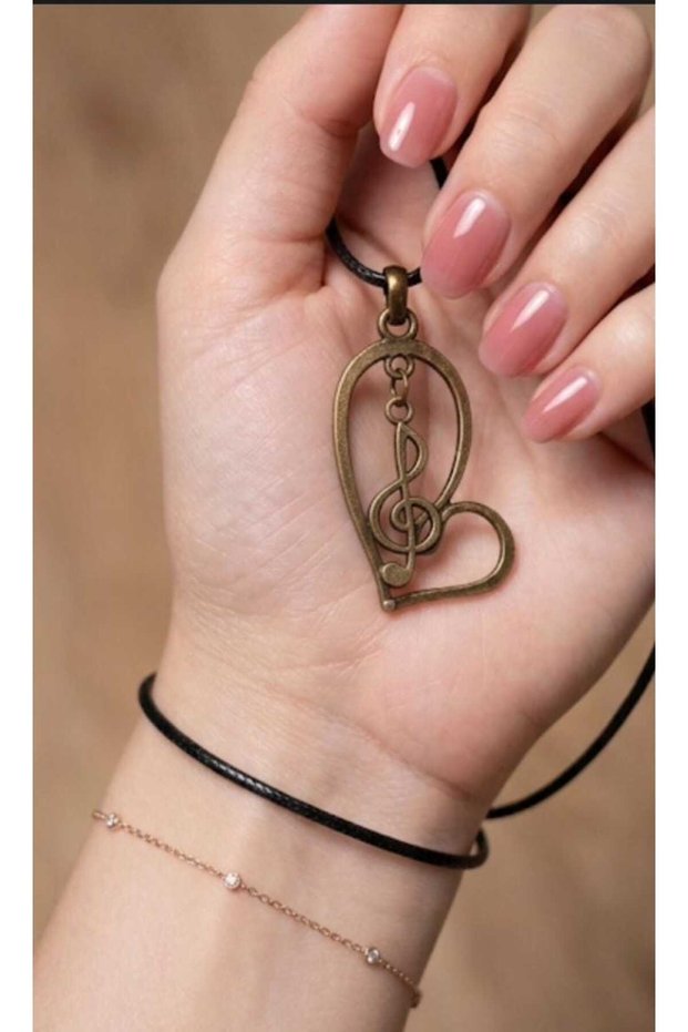 Bohemian Style Necklace with Heart Left Key Detail