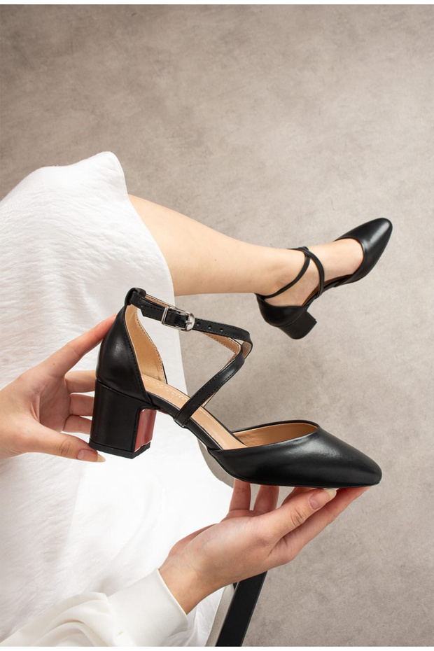 New Season Thick-Heeled Shoes with a Heel Height of 5cm