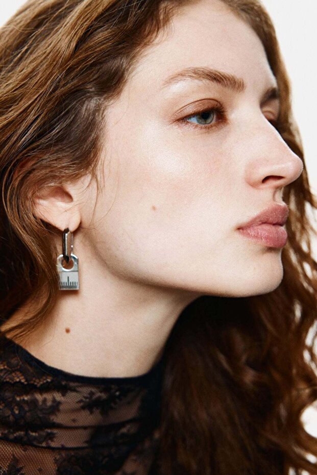 Pendant earrings