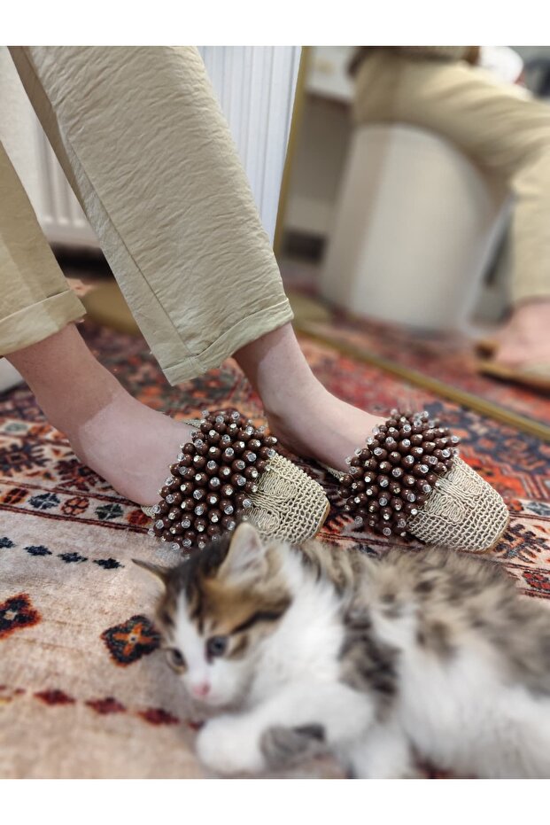 Women's Closed-Front Straw Slippers with Bead Embroidery, Dowry, Daily, Guest House Slippers