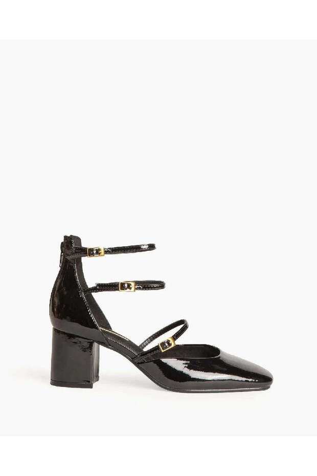 STRAP HEELS IN BLACK