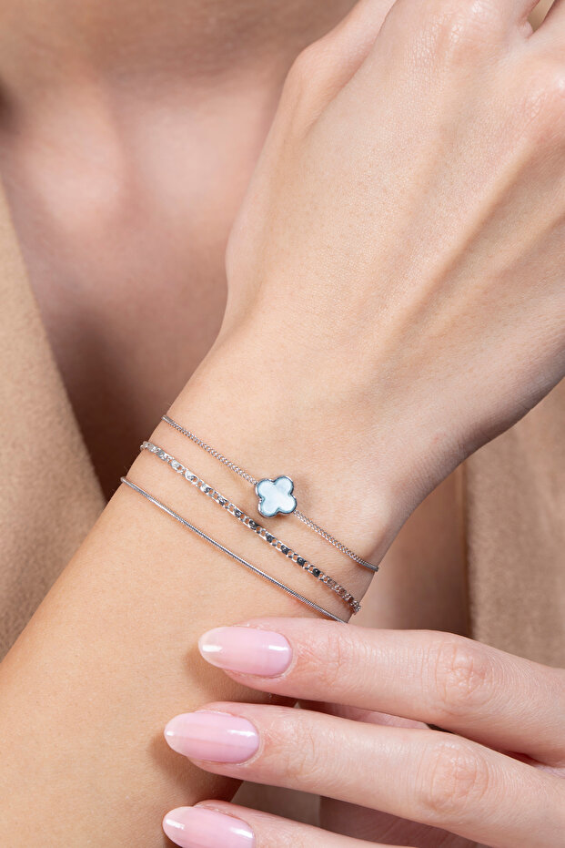 Blue Clover Model Multi-Chain Model Bracelet - 1