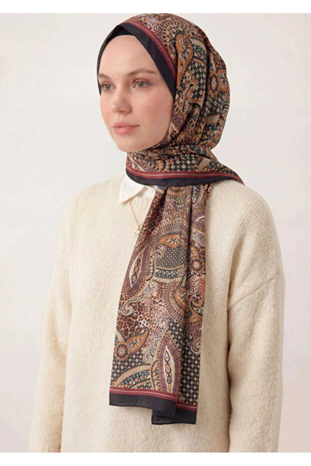 شال ناعم بنمط عرقي باللون الأزرق الداكن 75X195