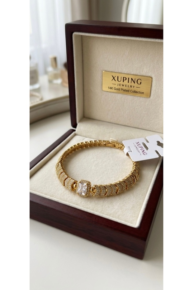 Xuping Anti-Tarnish Hypoallergenic Bracelet with Baguette Design (2-Year Importer Warranty)