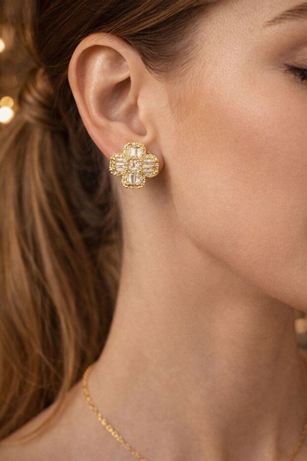Hei Zircon Stone Clover Shaped Gold Earrings – Sparkling Elegant Design