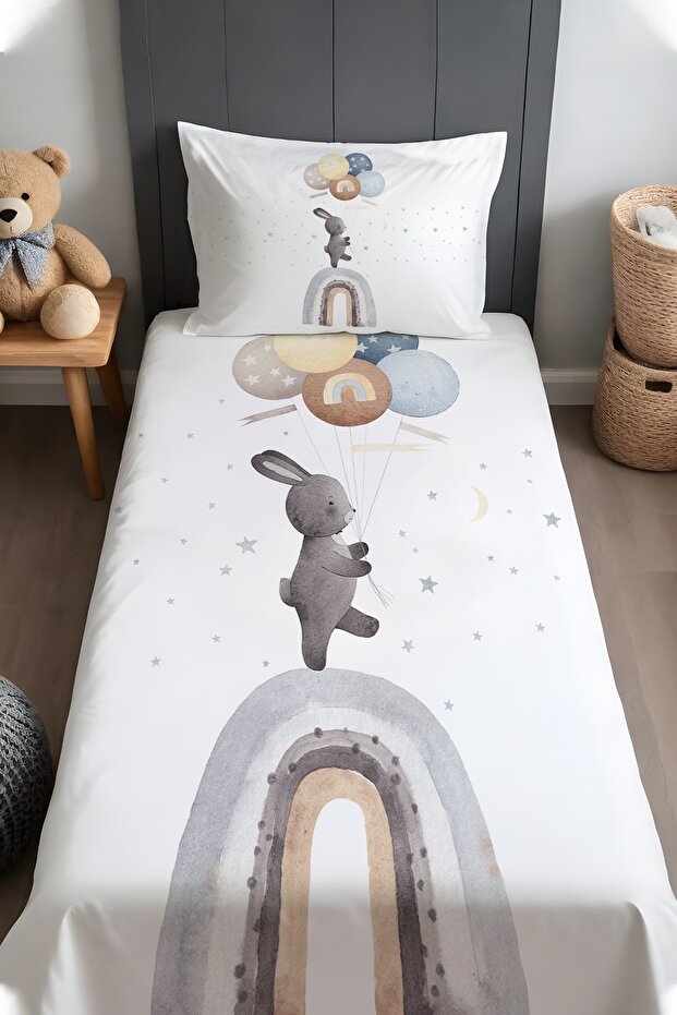 Balloon Rabbit Patterned Bedspread and Pillowcase