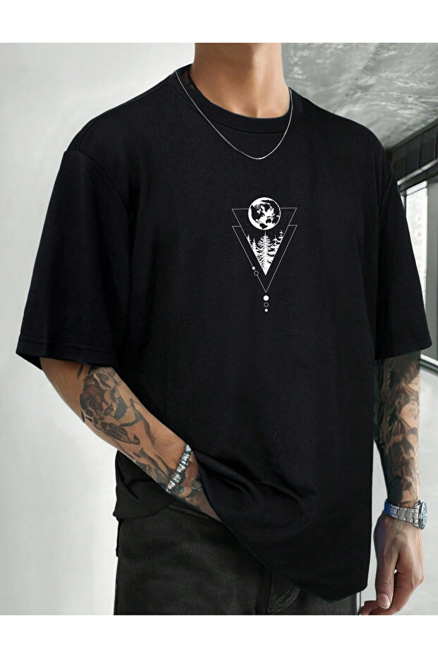 تيشيرت رجالي أساسي بأكمام قصيرة وياقة دائرية مطبوع عليه شجرة هندسية