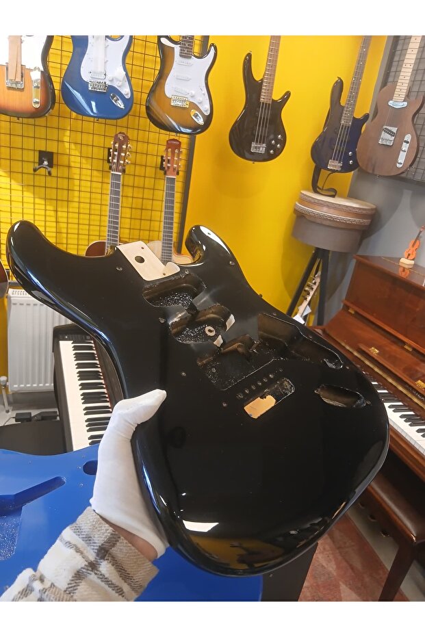 Stratocaster Black Electric Guitar Body Hss (Mounting Holes Ready)