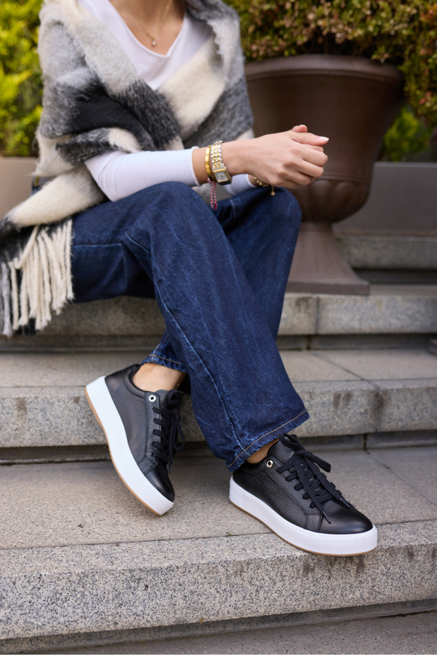 Zalvi̇ro Women's Black Genuine Leather Lace-Up Sneaker