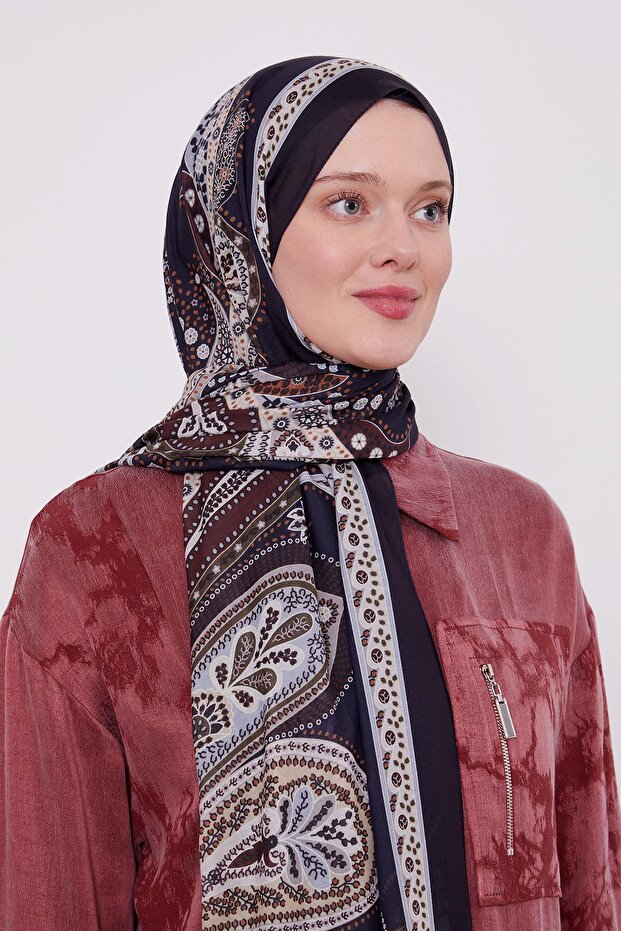 شال رياضي بنمط عرقي