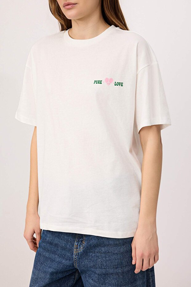 Ekru Baskılı Oversize Bisiklet Yaka Kısa Sırt Baskılı %100 Pamuk Örme T-Shirt TWOSS26TS00215 - 3
