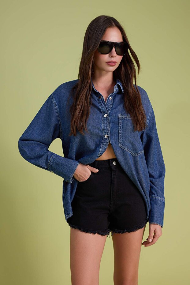 Siyah Paçası Püskül Detaylı Yüksek Bel Mini Denim Şort TWOSS22SR0563 - 2