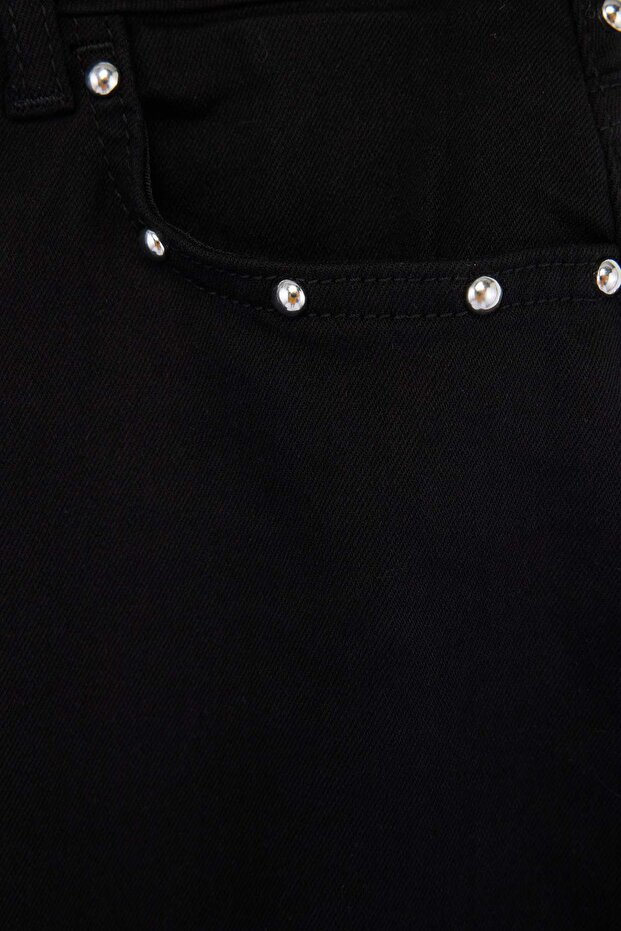 Solmayan Siyah Yüksek Bel Trok Detaylı Esnek Kumaş Wideleg Fit Büyük Beden Denim Şort TBBSS26AP00038 - 2