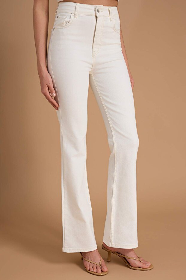 Ekru Yüksek Bel Ekstra Esnek Flare İspanyol Paça Jeans TWOSS26JE00174 - 3
