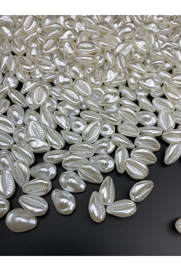 25gr White Color Mussel, Seashell Coated Unformed Trapezoidal Plastic Pearl Beads 26 Pieces