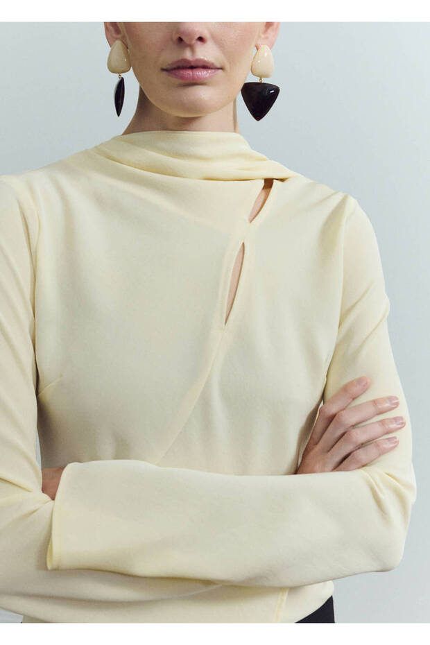 Scarf collar blouse