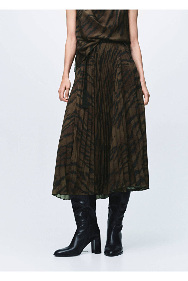 Pleated Skirt with Belt
