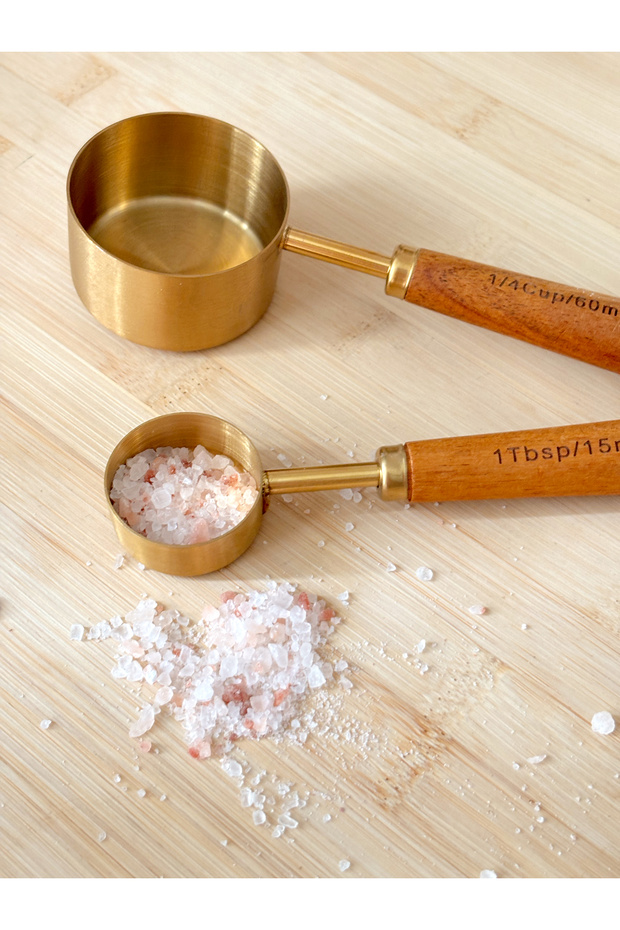 Set of 4 Stainless Steel Small Measuring Spoons with Wooden Handles