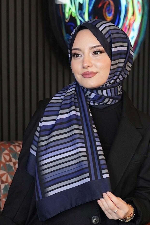 شال قطني منقوش باللون الأرجواني