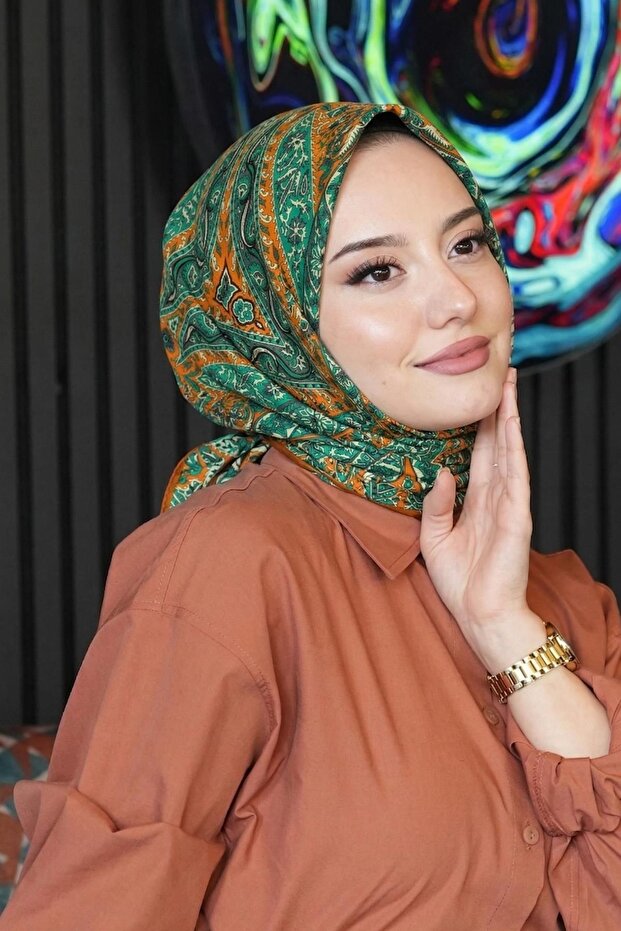 وشاح من القطن الناعم بنمط النجمة العرقية باللون الزمردي