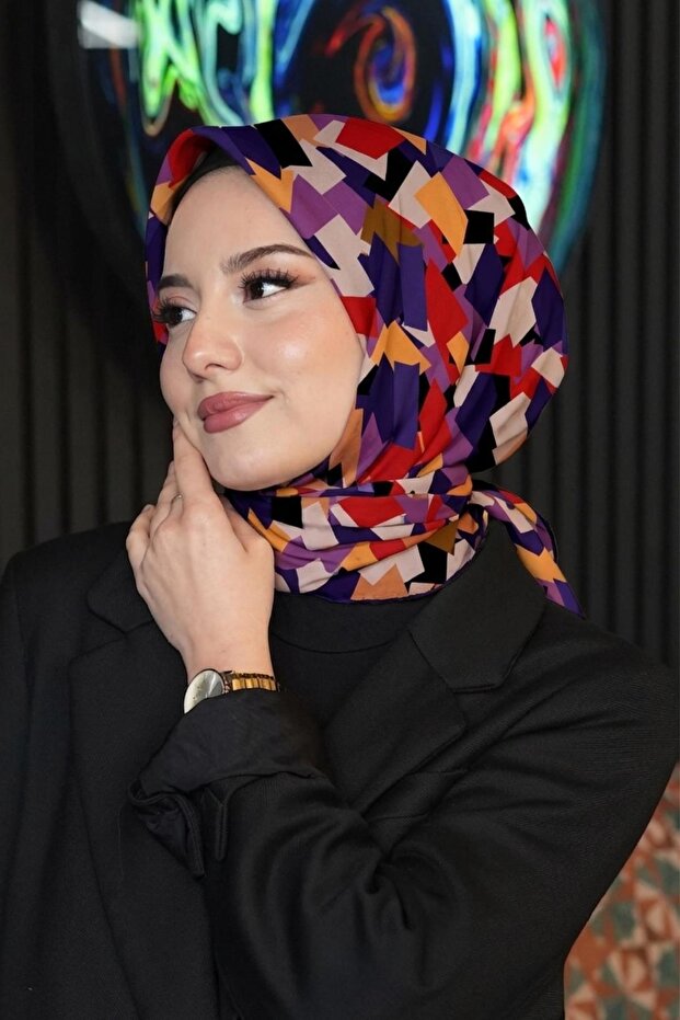 وشاح قطني برتقالي بنمط تجريدي