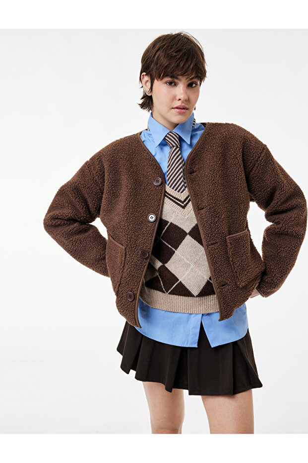 Long Sleeve Buttoned Pocket Detailed Crew Neck Plush Jacket