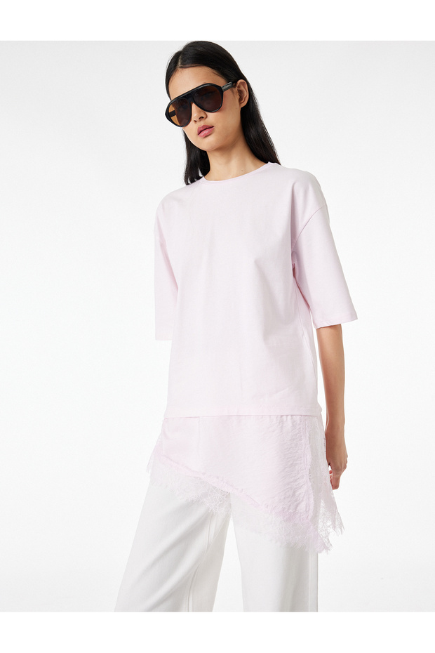 Regular Fit Short Sleeve Crew Neck Asymmetrical Lace Detailed T-Shirt