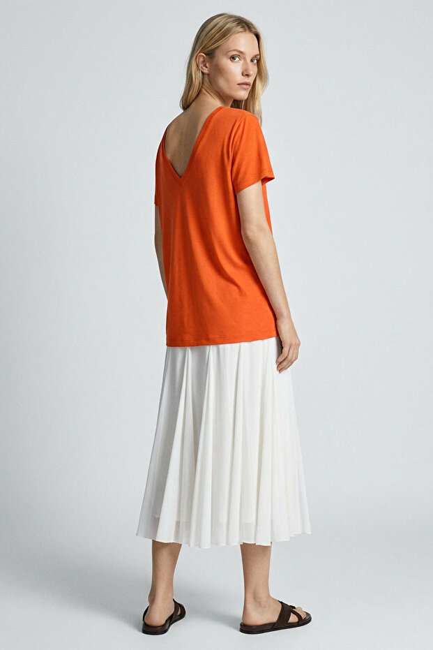 2 Pieces Front and Back V-Neck Basic T-Shirts - 4
