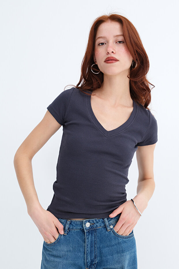 Tricou basic cu decolteu în V P1890 - 5