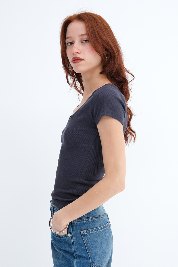 Tricou basic cu decolteu în V P1890 - 4