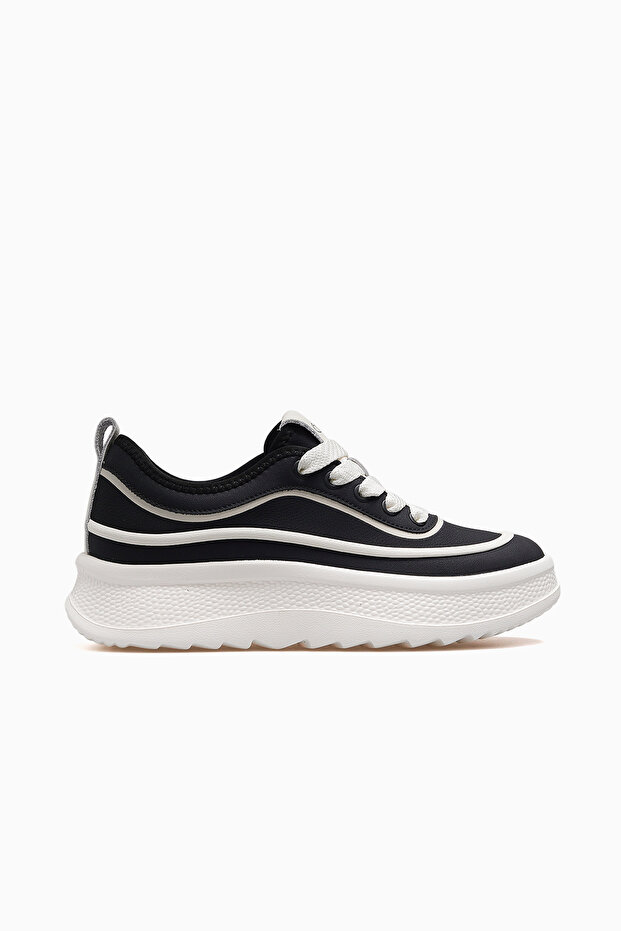 26Y373 Women's Lace-Up Thick Sole Sneaker Shoes