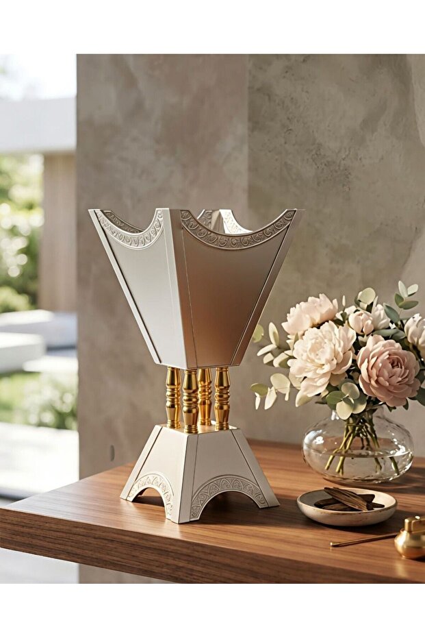 Matte Silver Vaporizer with Luxurious Gold Bases