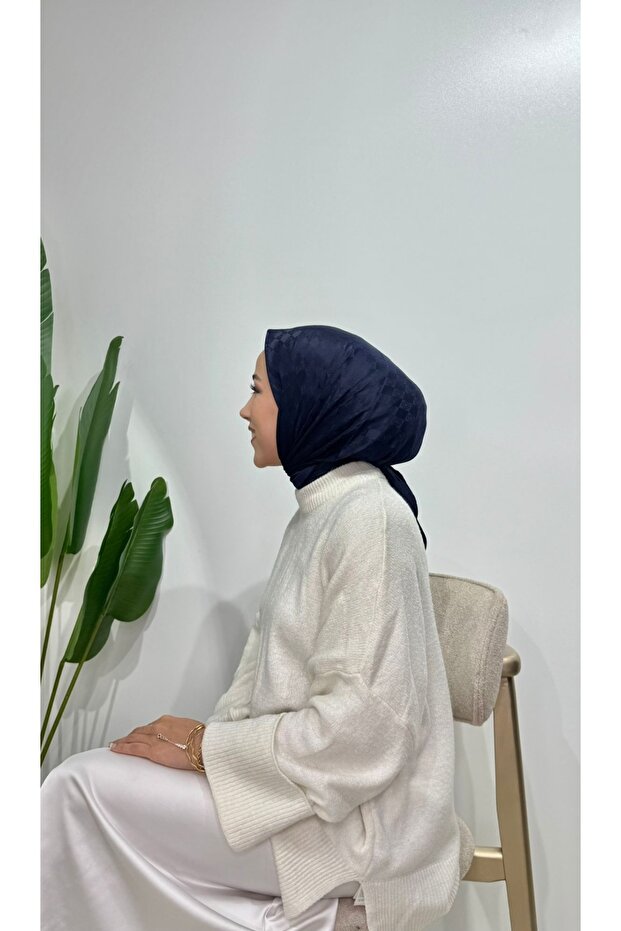 وشاح بعلامة تجارية
