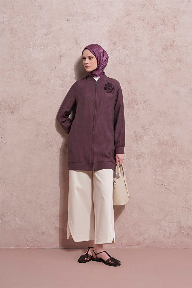 Flower Detailed Cap Plum