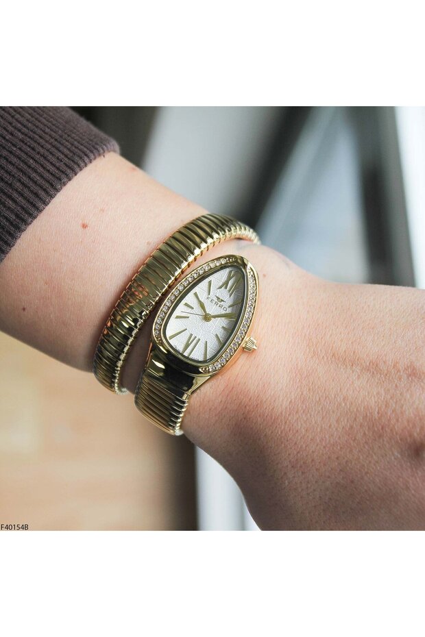 F40154B Women's Wristwatch with Steel Strap