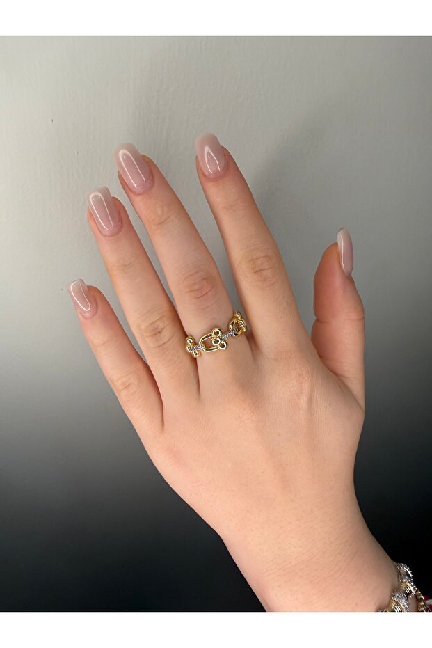 خاتم من الحجر الذهبي