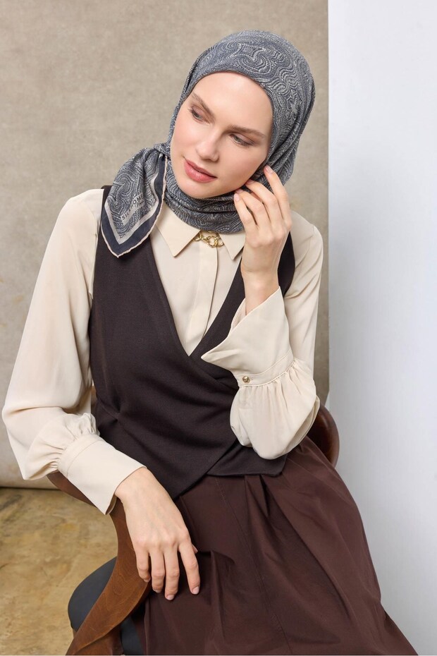 وشاح تينسل مونار بنمط عرقي باللون النيلي الداكن 90×90
