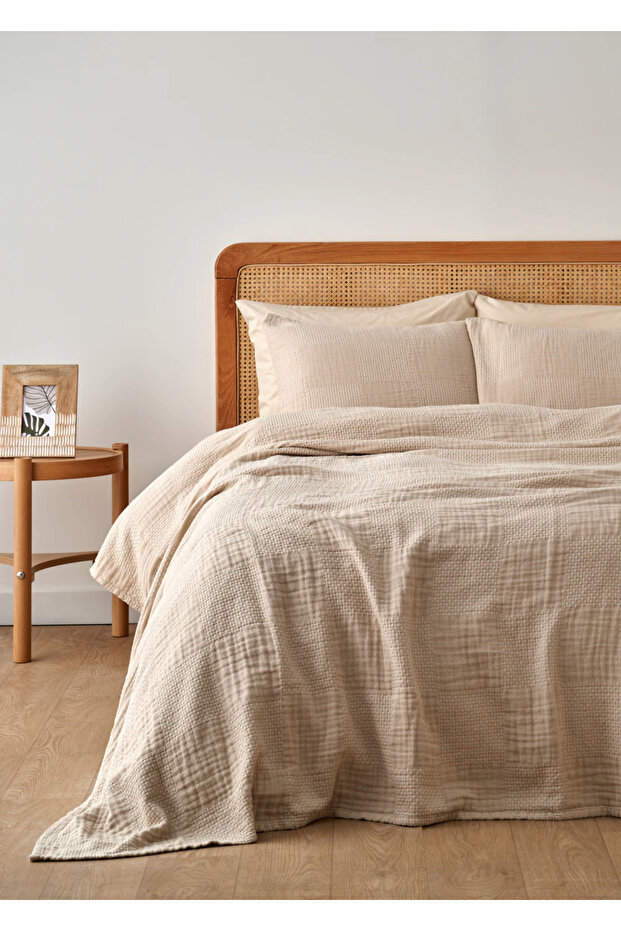 100% Cotton Liva Jacquard Double Bedspread Set Beige (240X260 cm)
