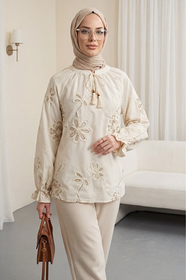 Tassel detailed flower embroidered long sleeve blouse - cream