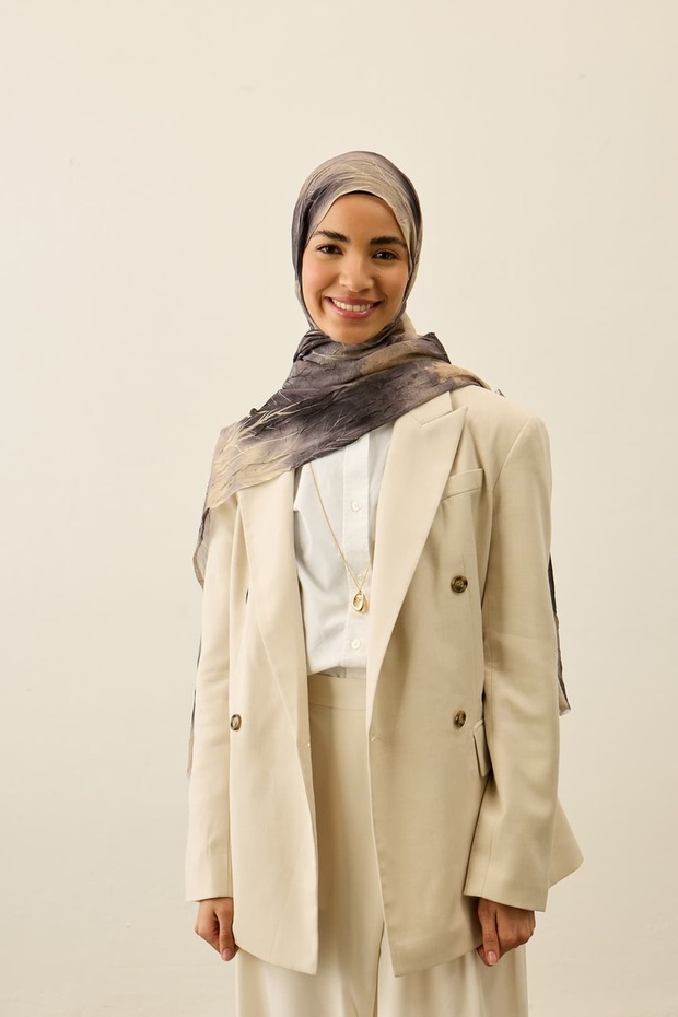 شال بنمط صورة ظلية من أيا كراش