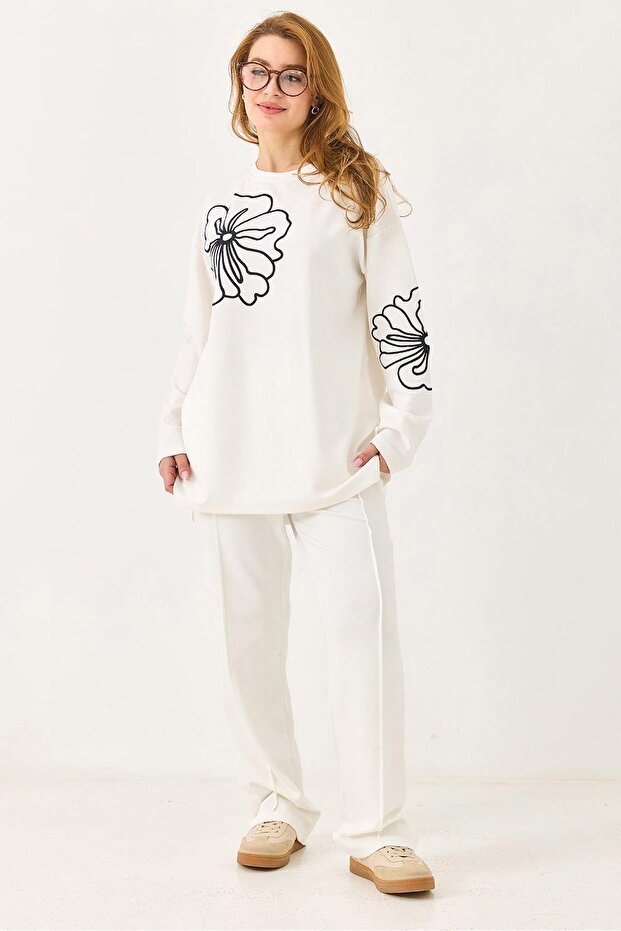 Women's Crew Neck Embroidered Oversize Tracksuit Set White