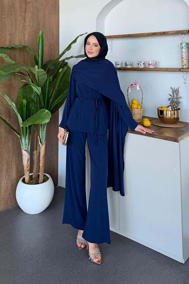طقم ميكا ساندي باللون الأزرق الداكن