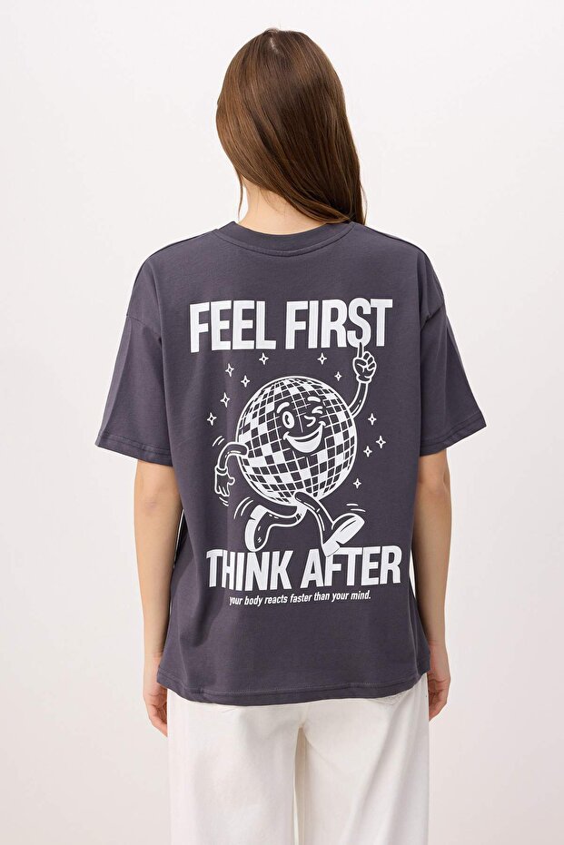 Antrasit Baskılı Oversize/Geniş Kalıp Kısa Kollu Tok %100 Pamuk Örme T-Shirt TWOSS26TS00180 - 4